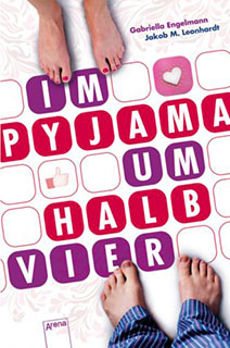 im pyjamaumhalbvier